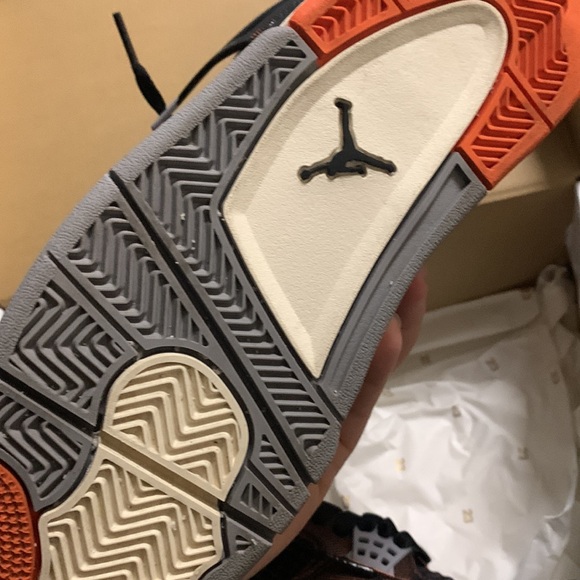 Women’s size 6 retro 4’s - Picture 4 of 5